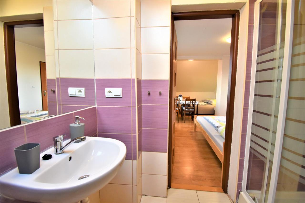 Penzion Privat Siesta Hotel Lipótszentmiklós Kültér fotó
