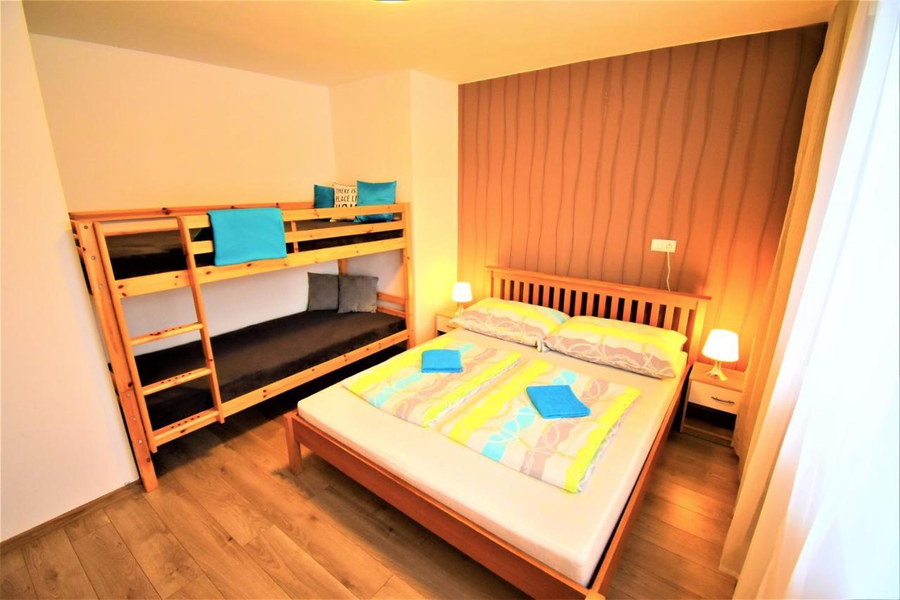 Penzion Privat Siesta Hotel Lipótszentmiklós Kültér fotó