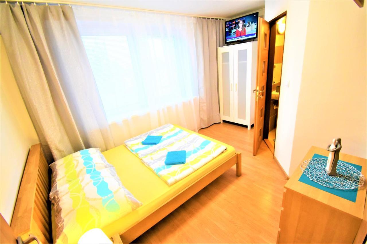 Penzion Privat Siesta Hotel Lipótszentmiklós Kültér fotó