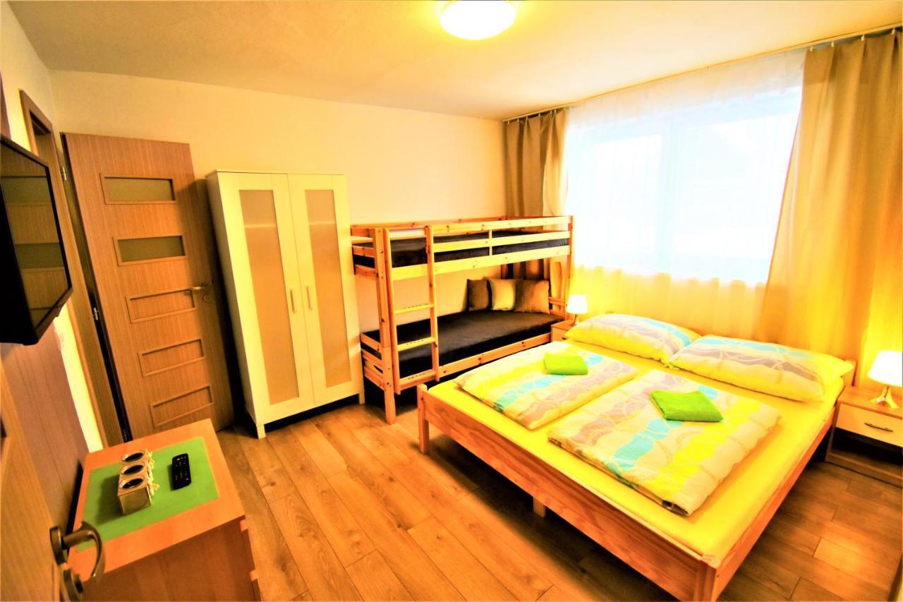 Penzion Privat Siesta Hotel Lipótszentmiklós Kültér fotó