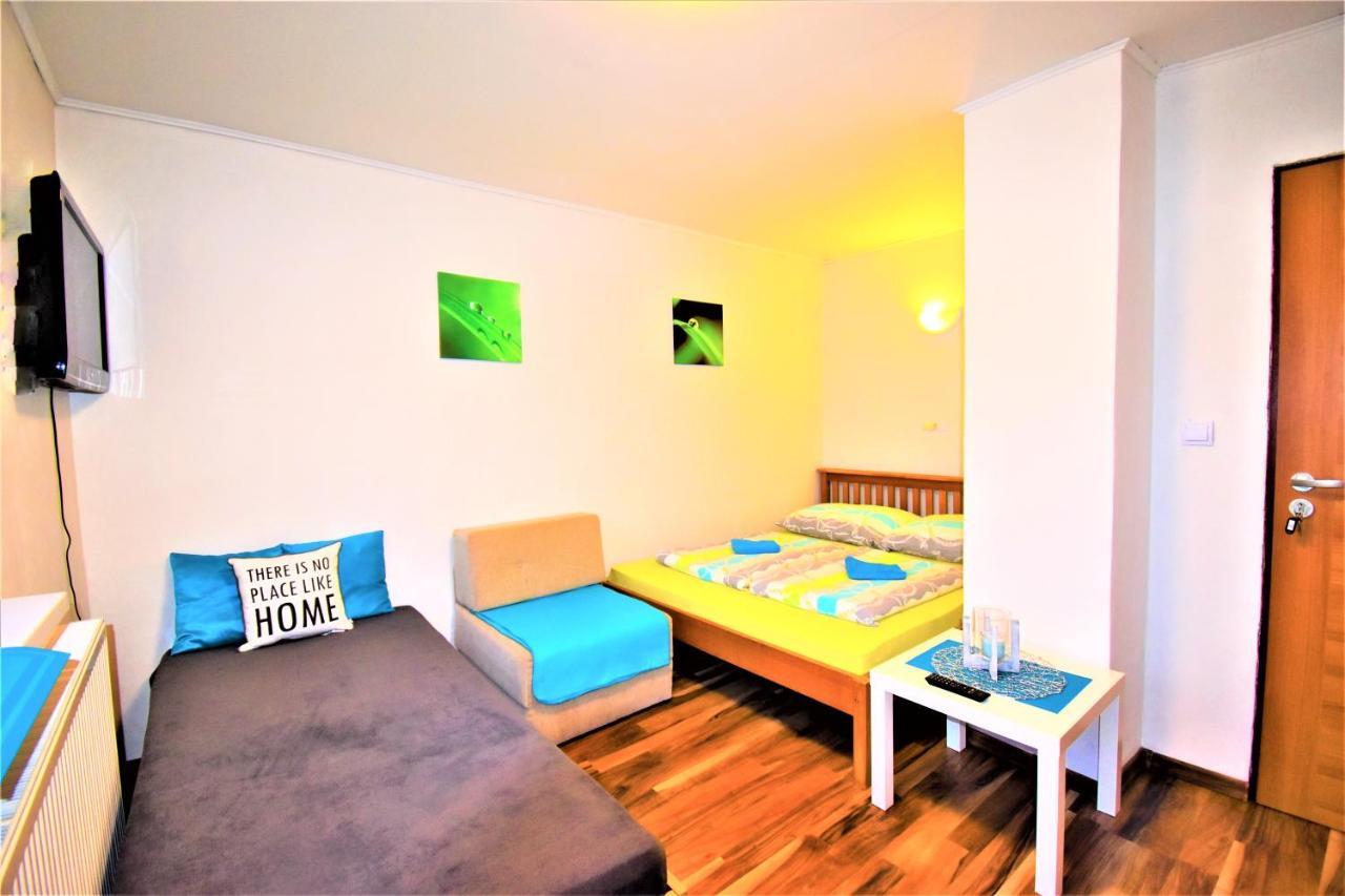 Penzion Privat Siesta Hotel Lipótszentmiklós Kültér fotó