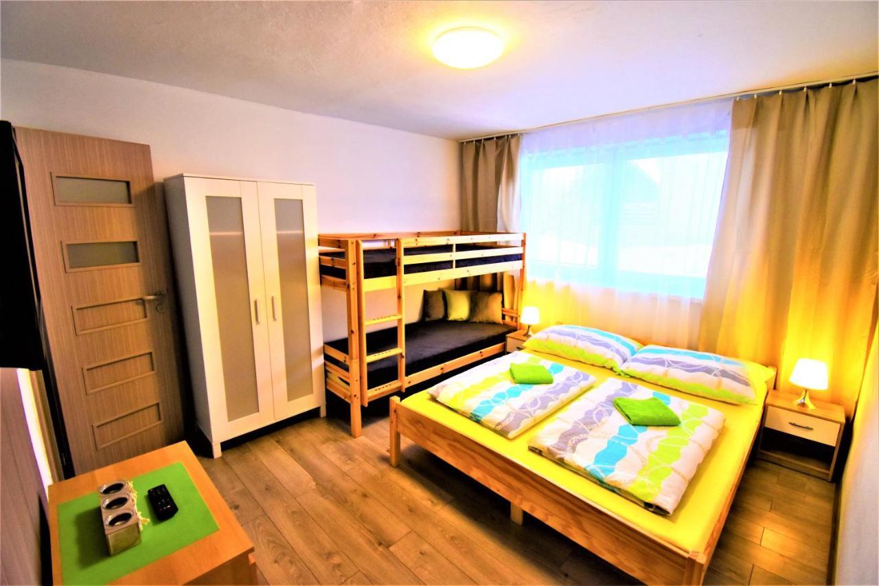 Penzion Privat Siesta Hotel Lipótszentmiklós Kültér fotó