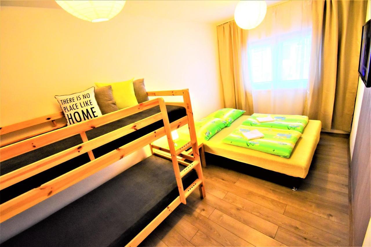 Penzion Privat Siesta Hotel Lipótszentmiklós Kültér fotó