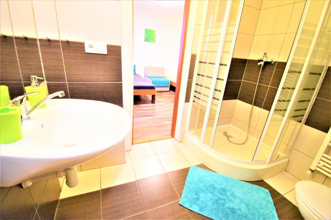 Penzion Privat Siesta Hotel Lipótszentmiklós Kültér fotó